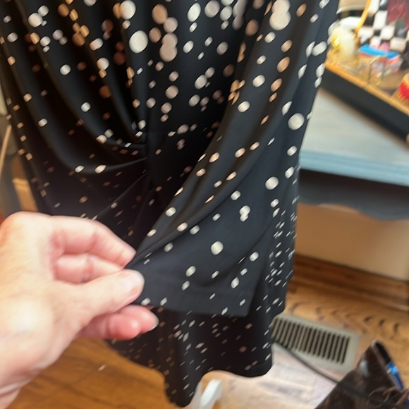 Ladies tunic, lots of polka dots - Picture 3 of 6